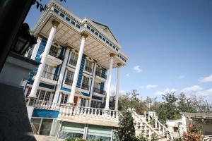 سنت فراموش شده «زهد مسئولان / مسئولان باید الگوی زهد اقتصادی باشند