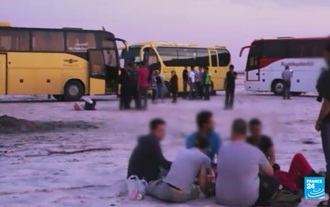 گزارش مغرضانه تلویزیون فرانسه/ رقص، پارتی و مشروب ؛ اولویت جامعه ایرانی! +عکس