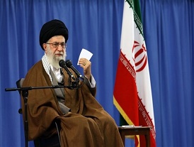 ایستادن بانوی ورزشکار بر سکوی قهرمانی با حجاب کامل اسلامی افتخاری بالاتر از قهرمانی است