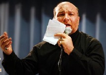 حسین سازور مداح معروف عزادار شد + عکس