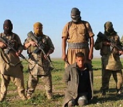 ذبح جوان عراقی به دست جلاد داعش + عکس