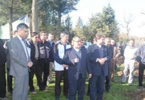 غرس نهال در استان گلستان به یاد شهدا