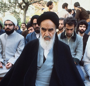 جریان عکس حسن روحانی پشت سر امام خمینی(ره)/عکس