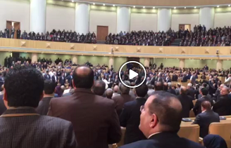 دانلود فيلم/ آوازخوانی برای روحاني و ظريف در همایش برجام