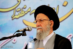 نماز ظهر عاشورا به امامت آیت الله نورمفیدی در خیابان امام خمینی (ره) گرگان برگزار می شود