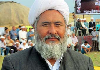 حاج ناصر آخوند قزل: یاشولی ها به جای حمایت از شخص خاصی، از ایده کاندیداها حمایت کنند