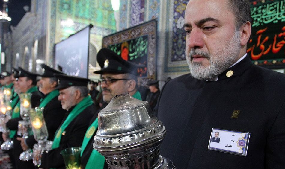 فرهاد قائمیان با لباس خادمی امام رضا(ع) + تصاویر